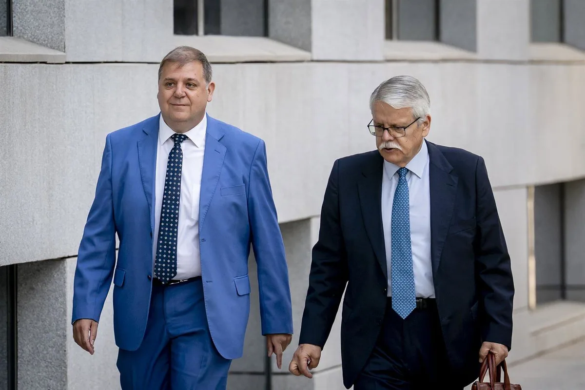 El exjefe de gabinete de Pedro Sánchez pide al juez del caso Leire que le devuelva su teléfono tras ser clonado
