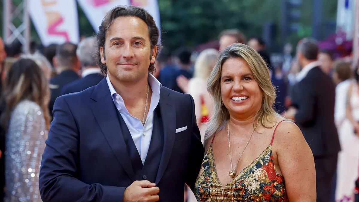 Iker Jiménez y Carmen Porter, tras más de 30 años casados, desvelan la clave de su matrimonio: "¡Mirad qué buen marido soy!"