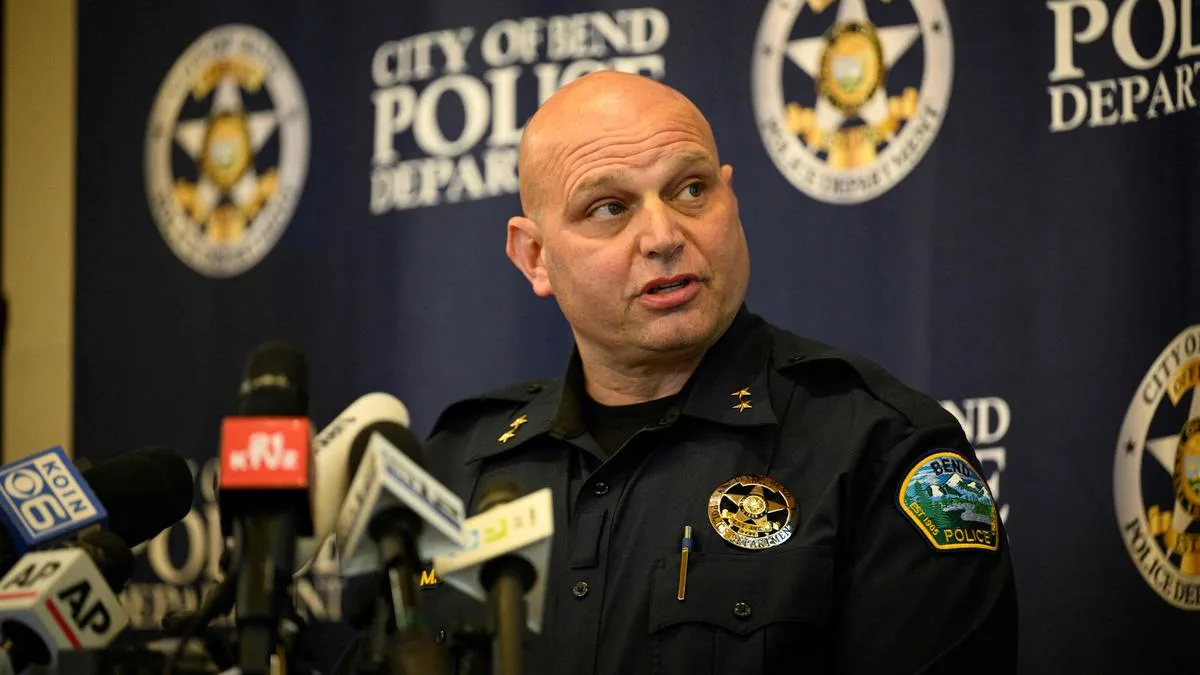 Oregon school attack: Teen shooter was former student, police say