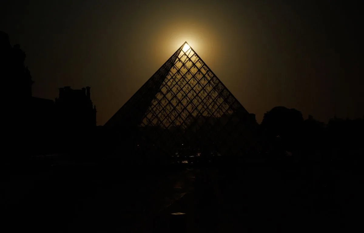 EN IMAGES. Une éclipse solaire plonge une partie de l’Europe dans l’obscurité… Les sublimes photos d’un moment magique