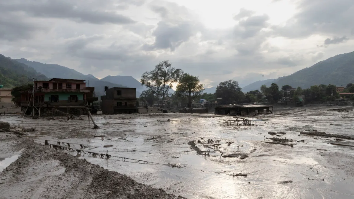 El apagón informativo que agravó la riada en Nepal