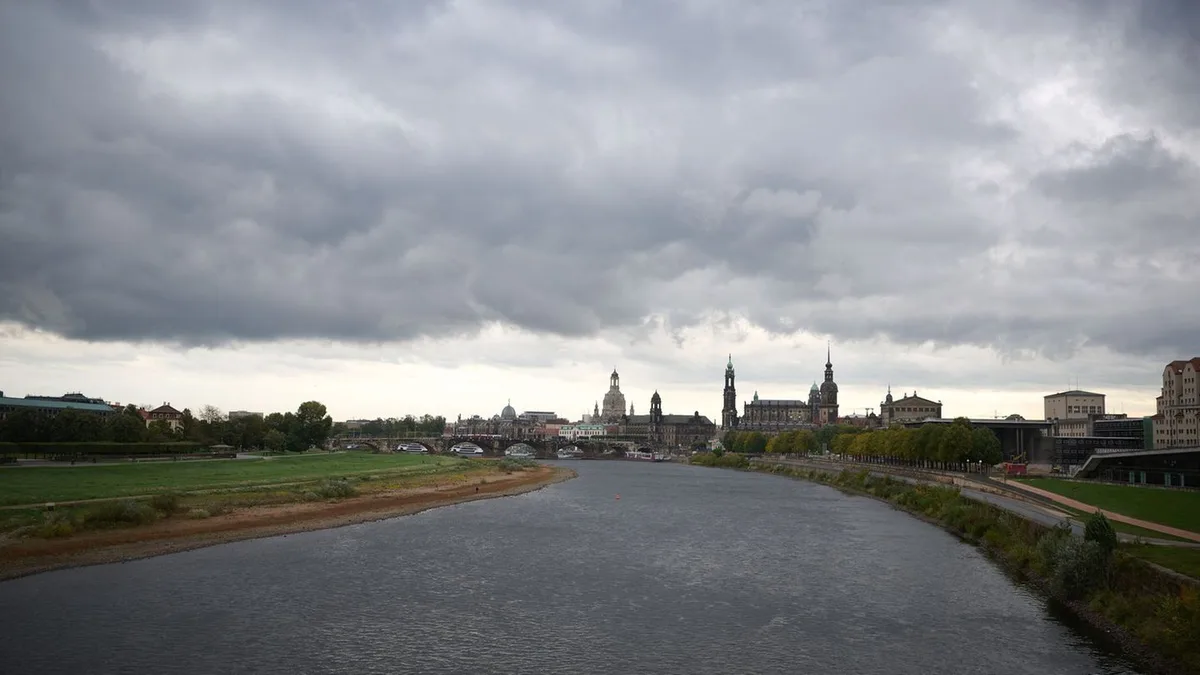 Wettervorhersage: Wolken und Schauer: Herbstlicher Sonntag in Sachsen