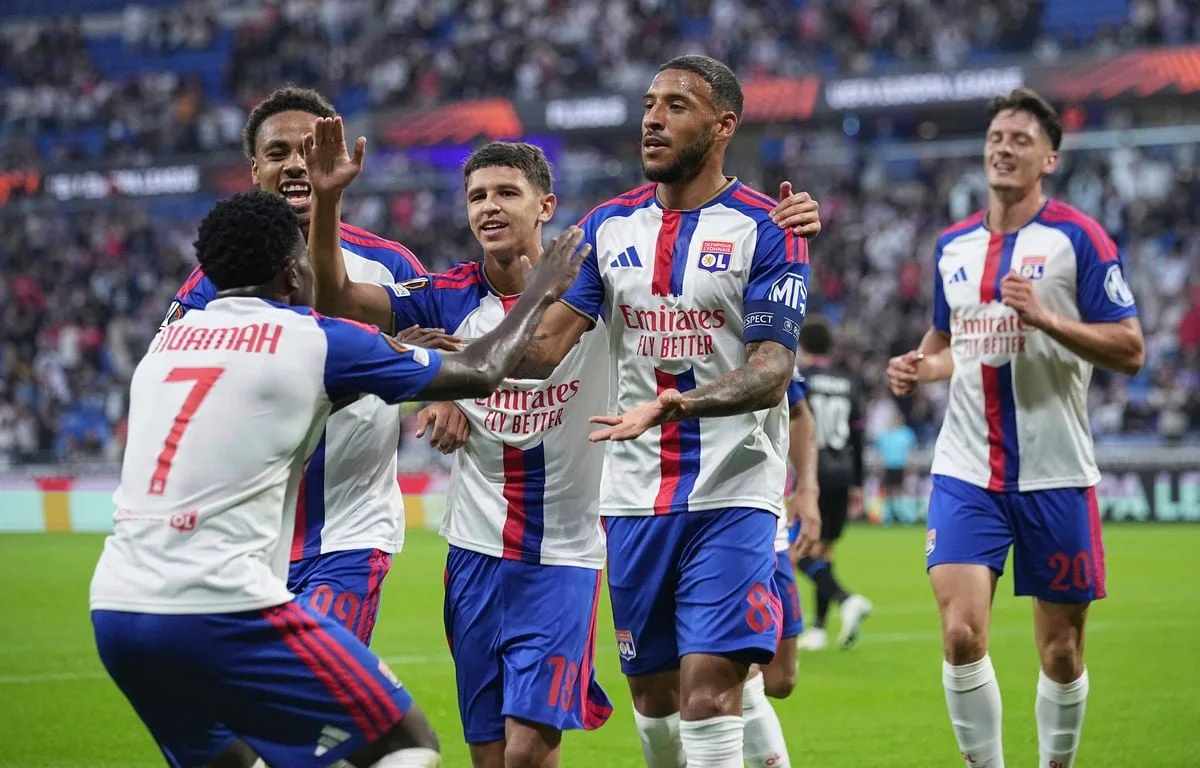 OL - Crystal Palace : Lyon s’offre une victoire de prestige contre le vainqueur de la Ligue Conférence et Pierre Sage… Revivez le match avec nous