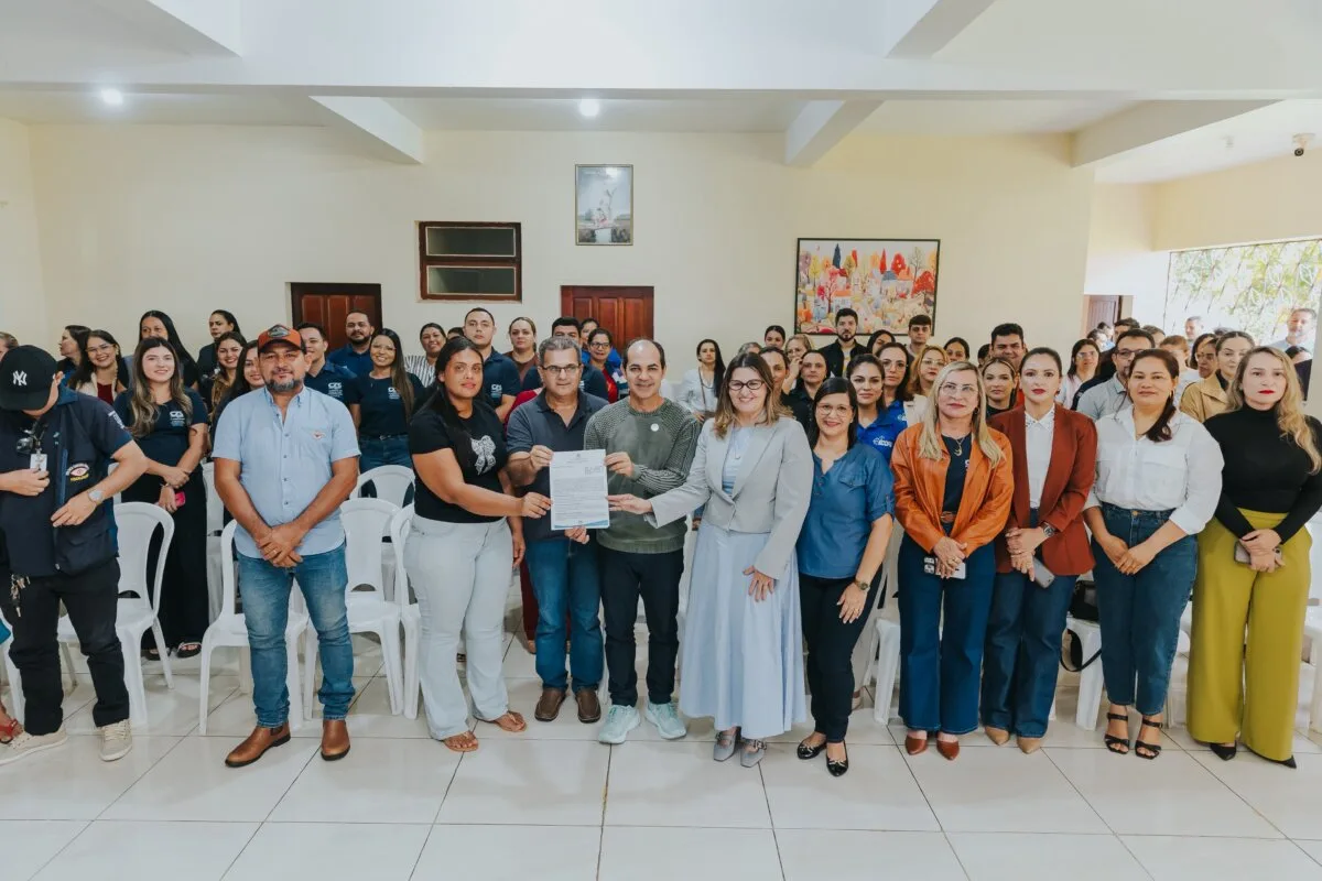 Prefeitura firma convênios de R$ 650 mil com Lar dos Vicentinos e Educandário de Cruzeiro do Sul