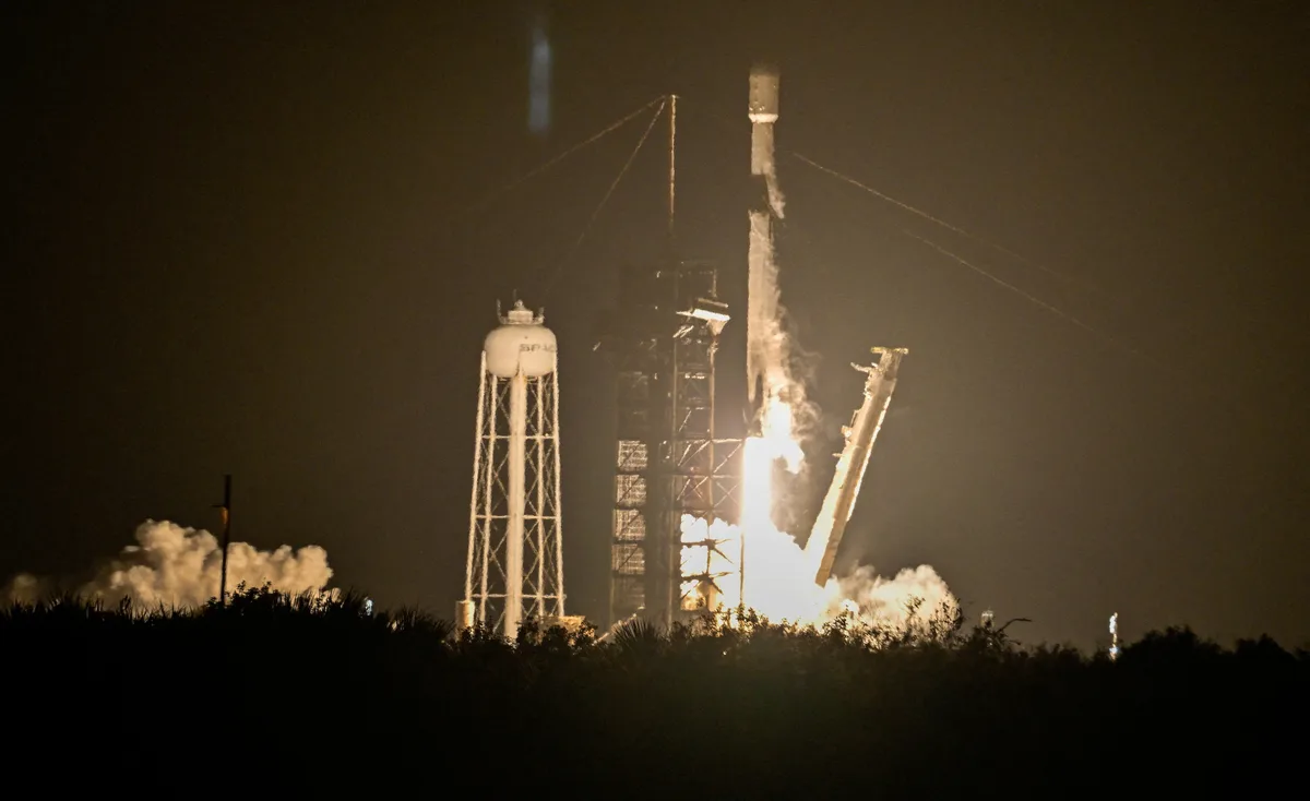 El plan de SpaceX para transportar suministros con cohetes ante emergencias y catástrofes naturales