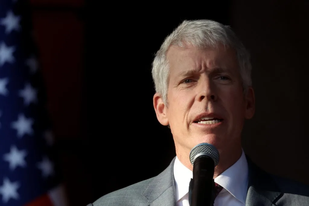 Chris Wright llega a Caracas para firma de nuevo contrato de Chevron