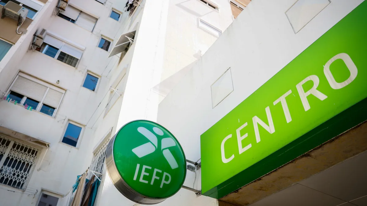 Desemprego registado com queda homóloga de 8,1% em julho, mas sobe face a junho