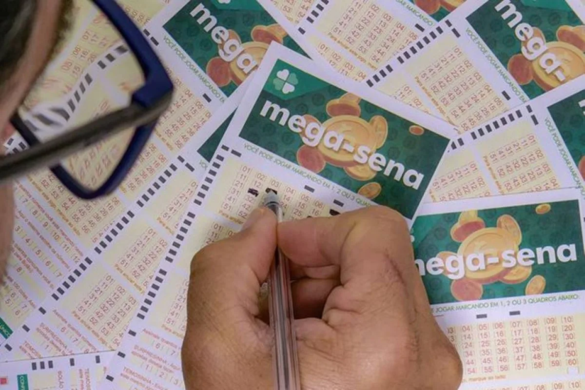 Mega-Sena 3044 sorteia R$ 3,5 milhões hoje (13/8). Confira o resultado