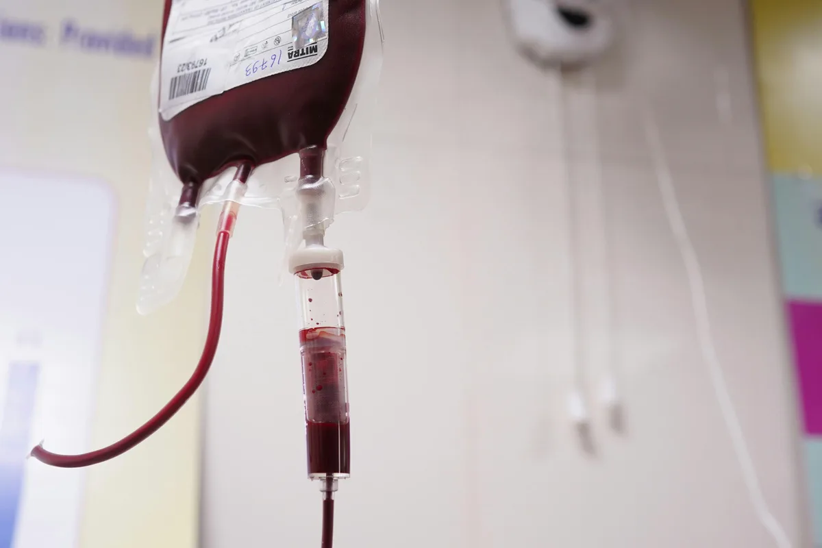 Coahuila: extorsionan a familiares de pacientes que buscan donaciones de sangre; se hacían pasar por empleados de clínica