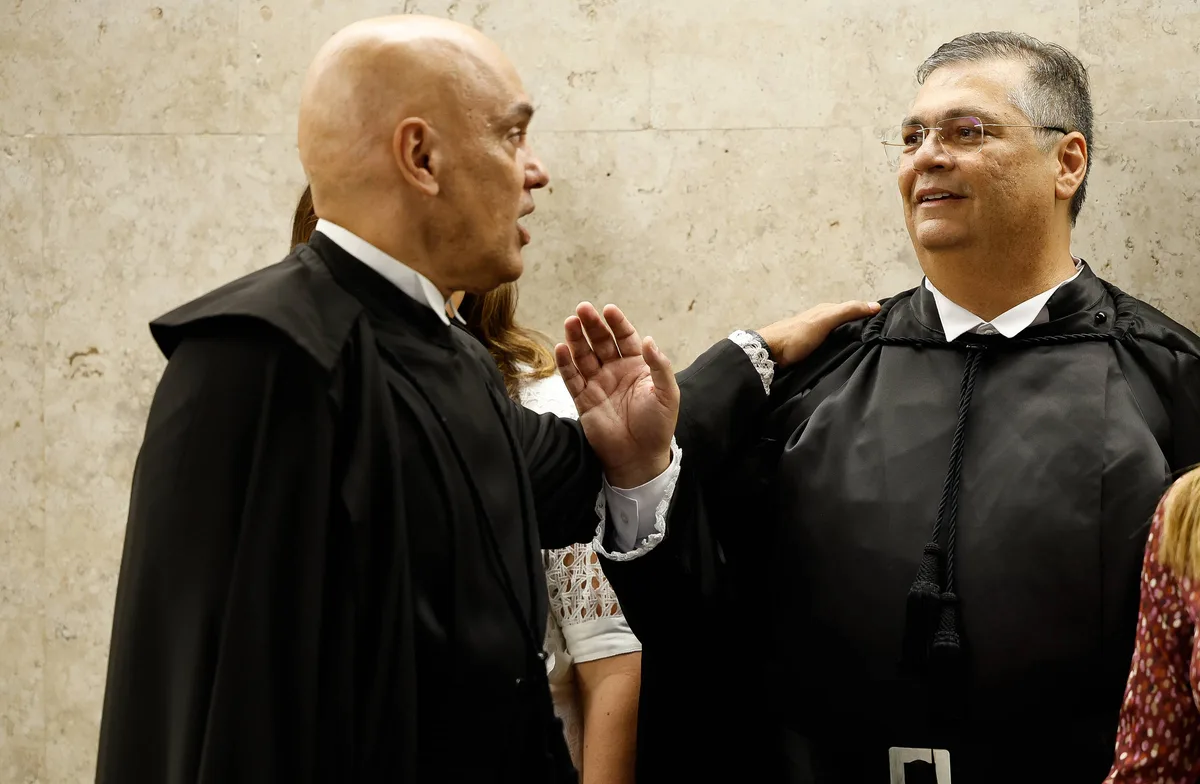 Campanha de Flávio vai aumentar ataques a Dino e equiparar às críticas feitas a Moraes