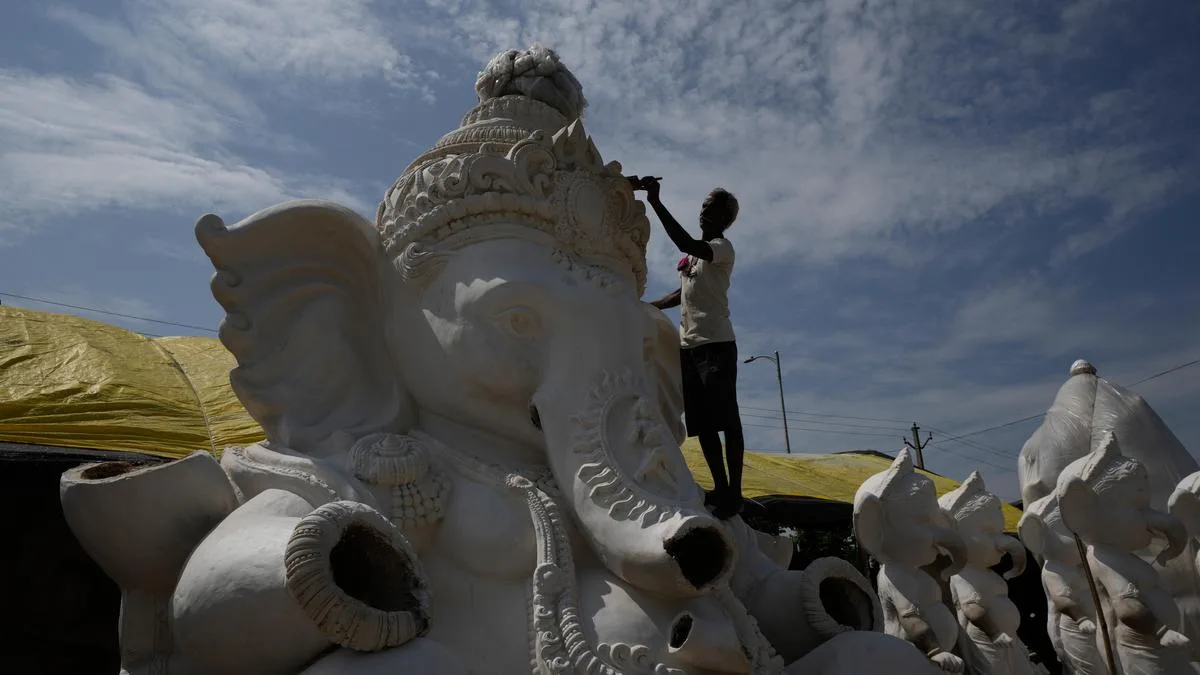 Two killed, five injured as Ganesh idol falls during arrival ceremony in Mumbai