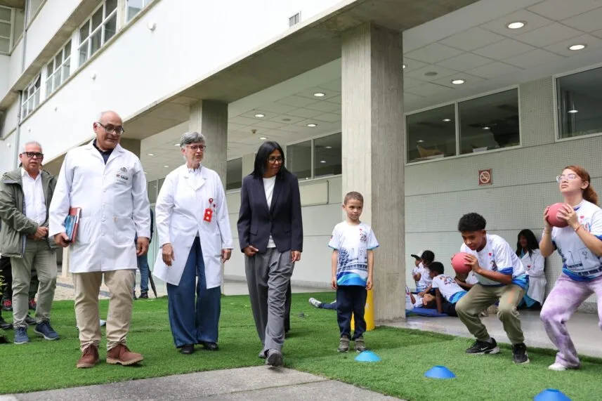 Presidenta (e) promueve modernización del Cardiológico Infantil