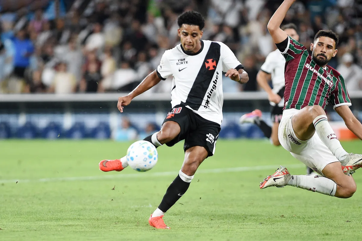 Vasco detecta lesão ligamentar no pé de Brenner; Cuesta, Jair e Gómez também são desfalques