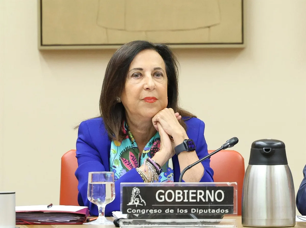 AM-Robles recalca que Ceuta y Melilla "son España e intocables" y garantiza "firmeza" ante vulneraciones de la soberanía