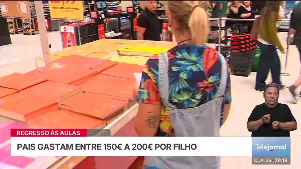 Regresso às aulas. Pais gastam entre 150% a 200% por filho