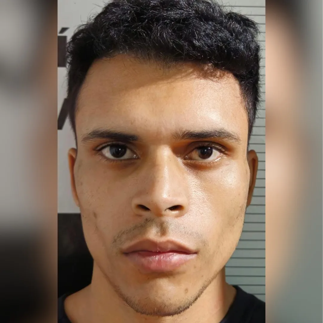 Adolescente pilotou moto de apoio à execução de jovem em loja de veículos