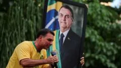 Por que Alexandre de Moraes decidiu autorizar visitas de Flávio a Jair Bolsonaro após 3 meses de proibição