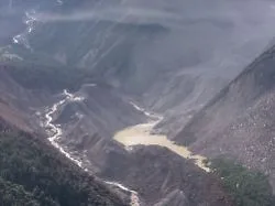 Überwachung per Drohne: Behörden in China beobachten neuen Stausee im Katastrophengebiet