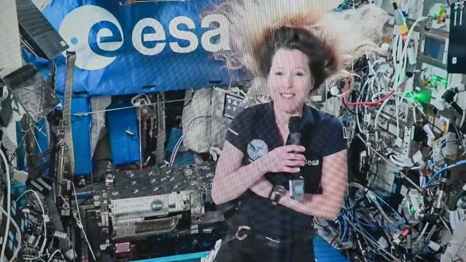 VIDÉO - Sorties dans l'espace de Sophie Adenot : "C'est un sentiment de mission accomplie extraordinaire", confie-t-elle