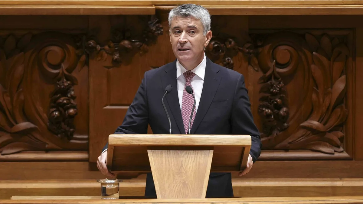 José Luís Carneiro: “Em comparação com janeiro, uma família está a pagar hoje, por três cabazes alimentares, mais cerca de 43 euros”