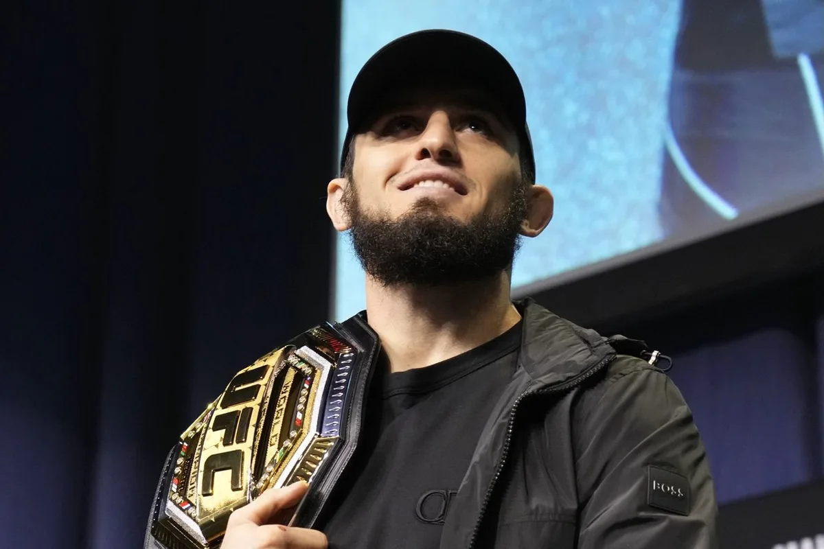 Экс-чемпион UFC Крис Уайдман объяснил, почему Махачева нельзя считать величайшим бойцом