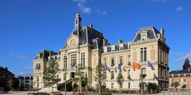Le maire d’Evreux suspendu de permis de conduire pendant quatre mois, après une verbalisation à plus de 40 km/h au-dessus de la vitesse autorisée