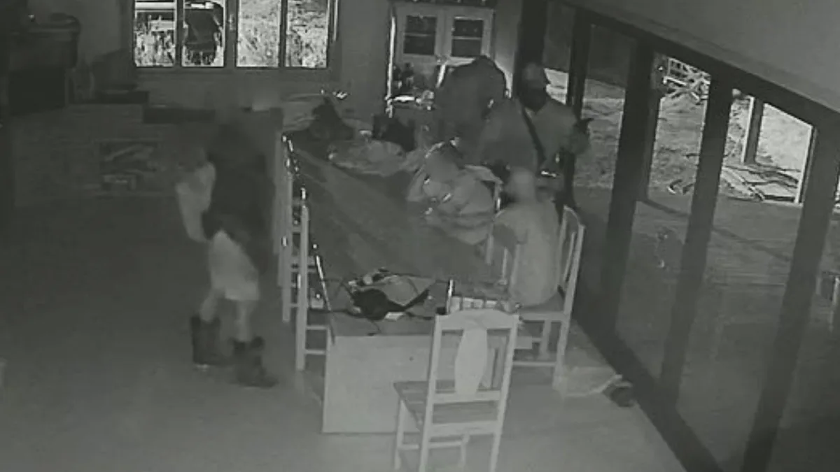 Homens encapuzados invadem casa, fazem casal refém e roubam dinheiro e carro no ES