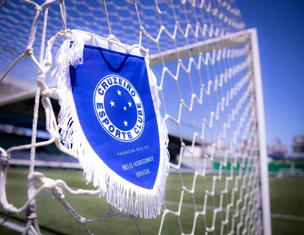 Novo reforço chega para assinar com o Cruzeiro e já tem número da camisa definido