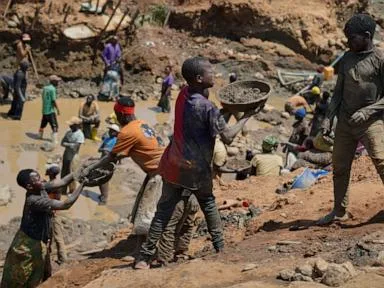 Mobile gold miners in eastern Congo complicate health workers' efforts to contain Ebola