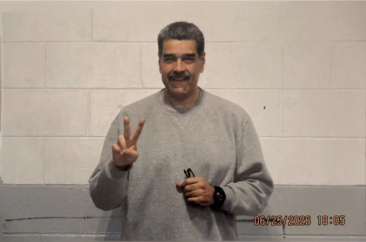 Perfil de Nicolás Maduro publica fotos do ex-presidente da Venezuela na prisão