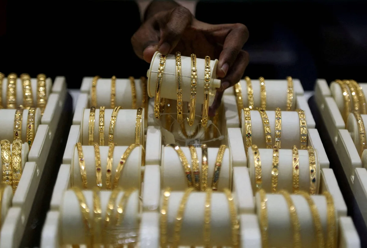 Gold may draw support from decline in Oct Fed rate hike bet: Mirae Asset