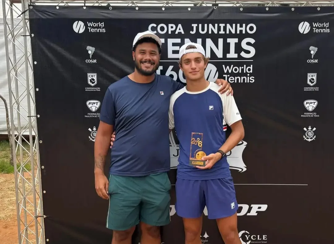 Carlos Lino e Ana Júlia Sartori conquistam títulos de J60 no Corinthians