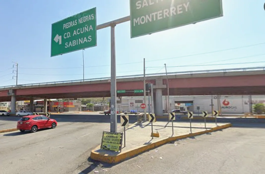 Rescatan a otro adolescente en puente de Monclova; es el segundo en menos de una semana en el mismo lugar