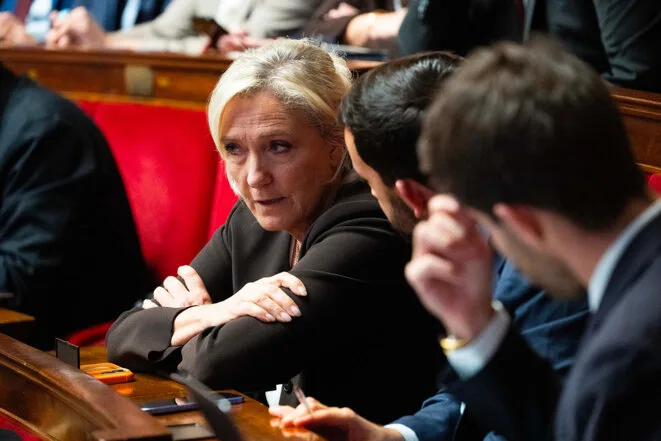 Des OQTF pour les victimes de violences sexuelles: la macronie offre une victoire au RN