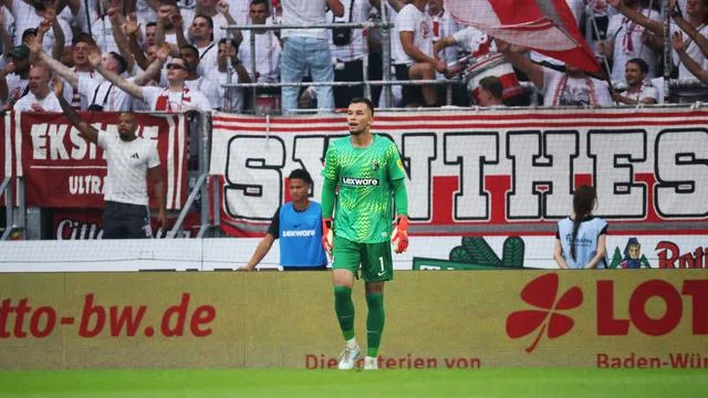 Fußball: Emotionaler Start: Backhaus in Freiburg direkt im Blickpunkt