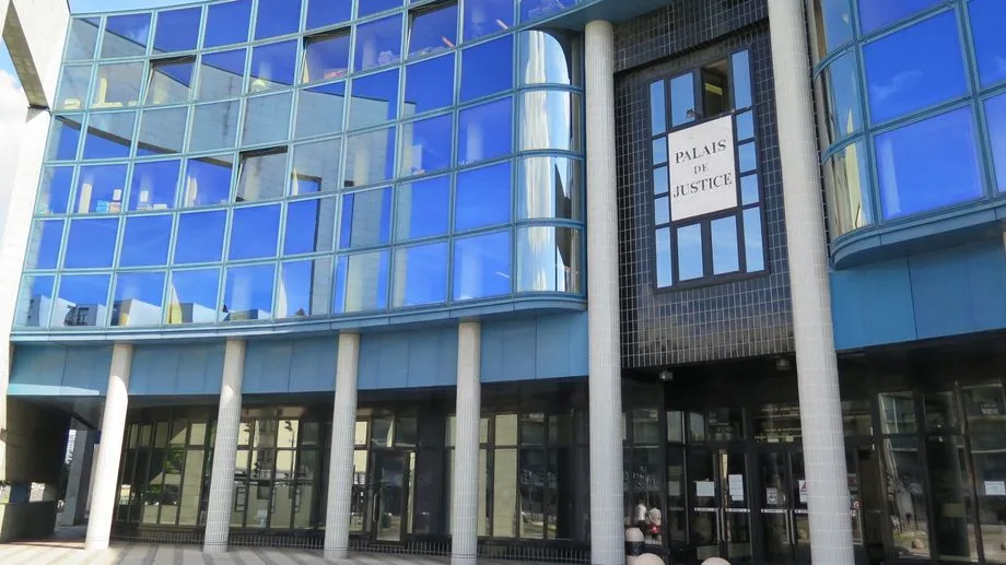 Seine-et-Marne : un motard condamné à neuf mois de prison ferme pour avoir agressé le maire d'Armentières-en-Brie