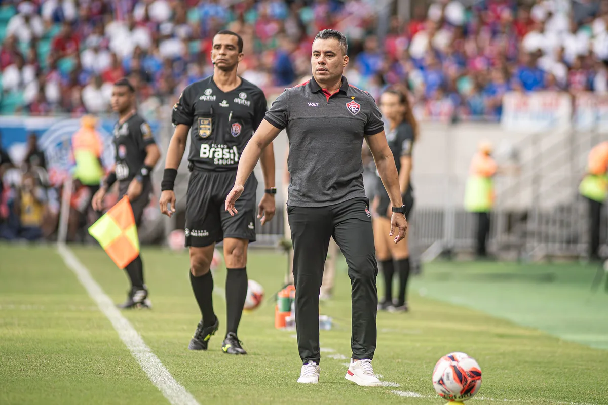 Jair Ventura diz que "rivalidade não tem dinheiro" antes de BaVi