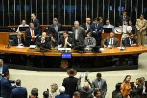 Proposta sobre redução da maioridade penal deve ficar para depois das eleições