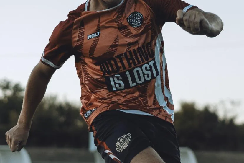 La marque française NOLT crée un maillot recyclable à l'infini, écoresponsable et confortable : « On récupère de la matière, qui continue à vivre, sans avoir à en racheter »