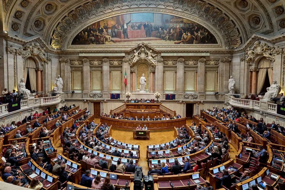 Vem aí um novo partido de esquerda em Portugal, com “radicalidade democrática”