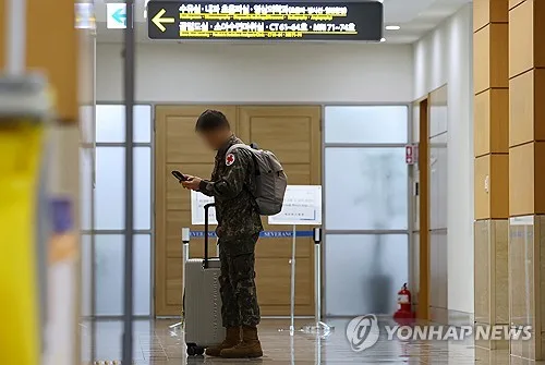 의대생 현역입대 5년새 19배…"군의관·공보의 복무기간 줄여야"