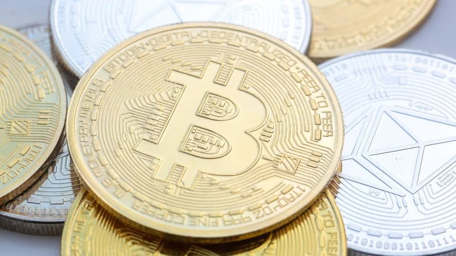 Ende des Bären-Marktes?: Krypto-Rally: Bitcoin knackt wieder die 70.000-Dollar-Marke