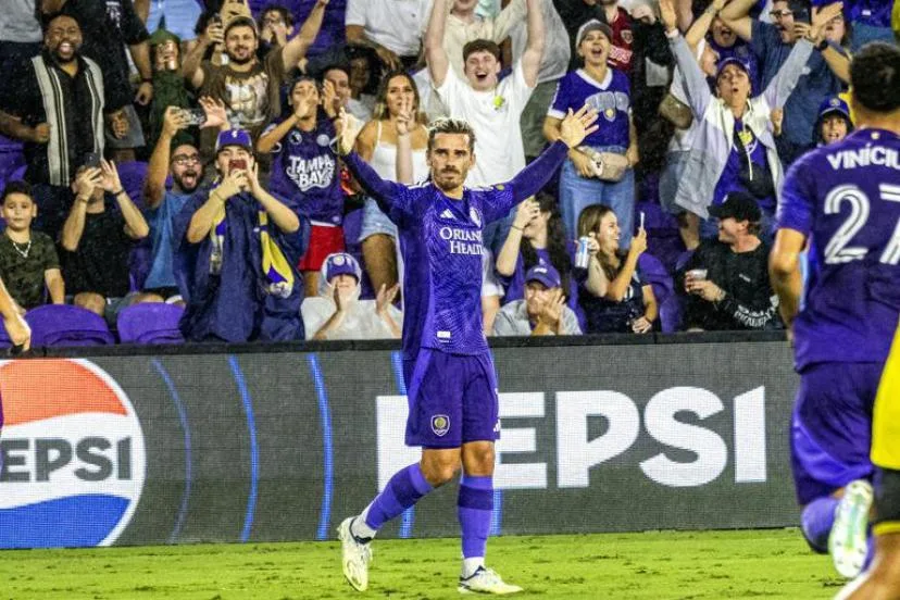 « Dès le premier jour, il était là à rigoler, à faire le con. Il ne nous a jamais fait sentir que c'était une star » : le rêve américain d'Antoine Griezmann à Orlando