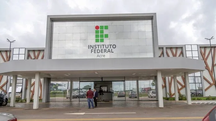Ifac prorroga prazo para inscrição em cursos profissionalizantes para mulheres