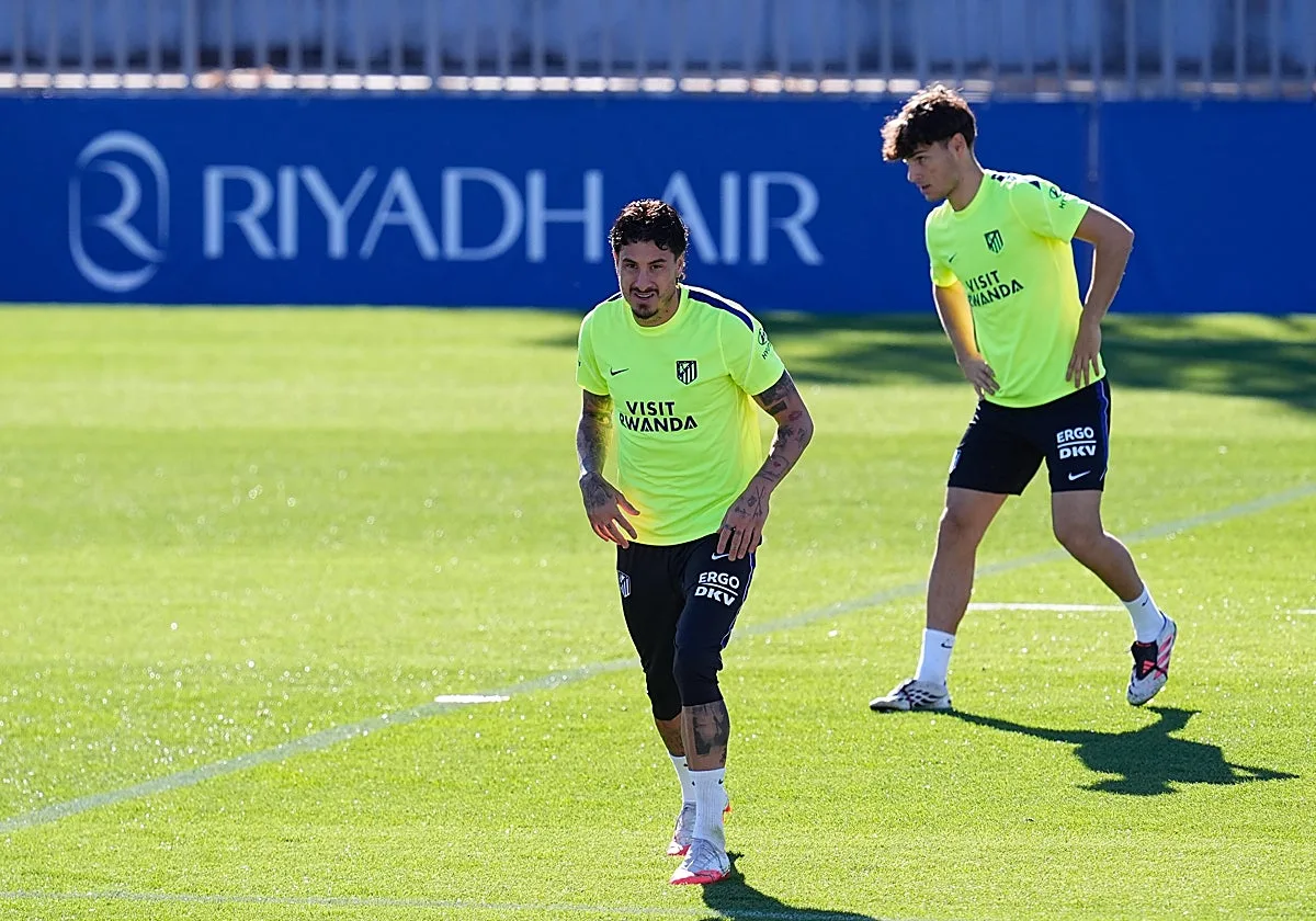 El Deportivo se entromete por Giménez, quien prefiere esperar al Sevilla FC