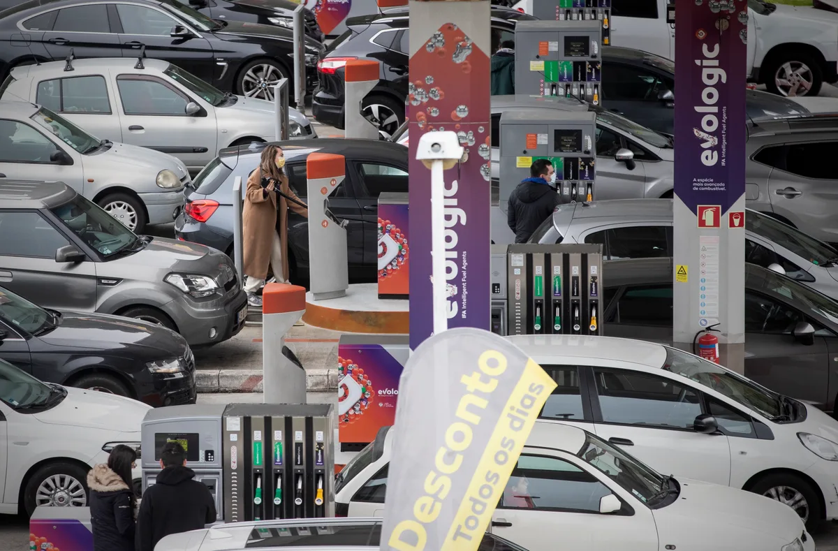 Gasóleo sobe e gasolina desce na próxima semana