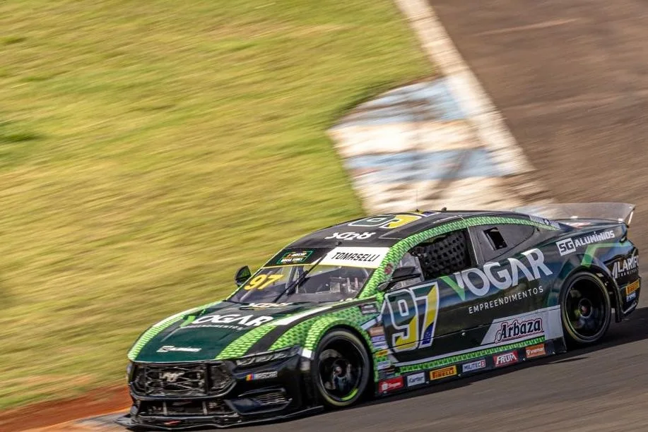 NASCAR Brasil: Bruna Tomaselli e Tata Calderon lamentam problemas em Londrina