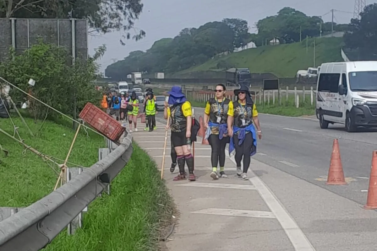 Em dia de maior movimento, 24 mil romeiros passam pela Via Dutra a caminho de Aparecida neste domingo, diz PRF