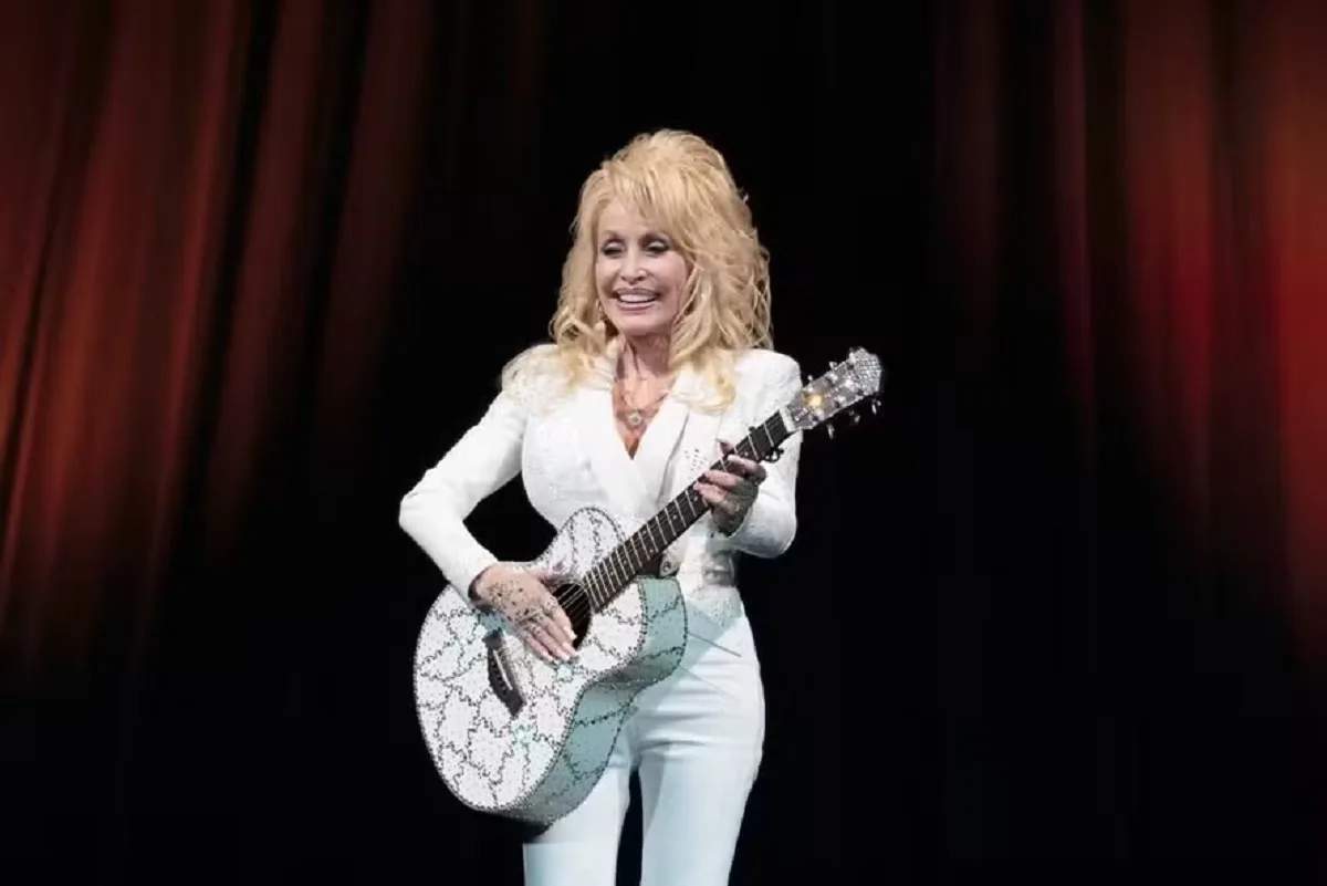 Comunidade LGBT lamenta morte de Dolly Parton: “Uma diva”