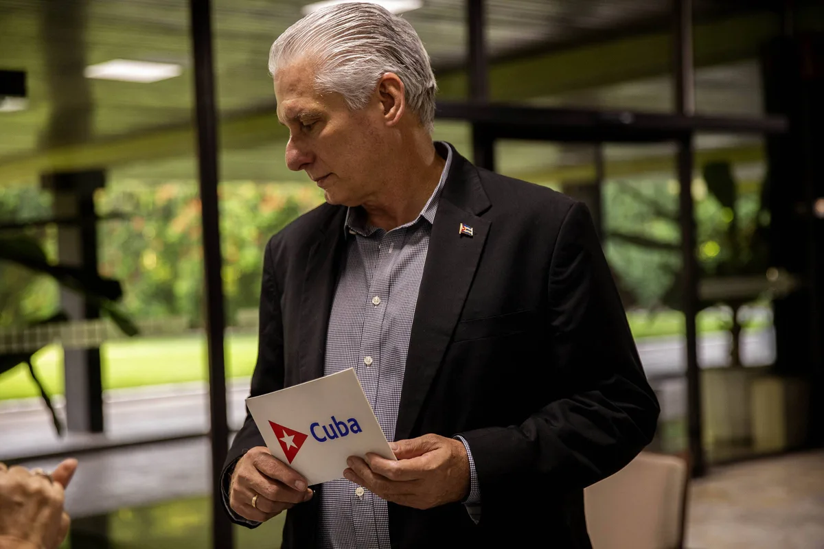 Díaz-Canel diz que EUA asfixiam Cuba, nega guinada capitalista e afirma que país 'está em pé e não se rende'